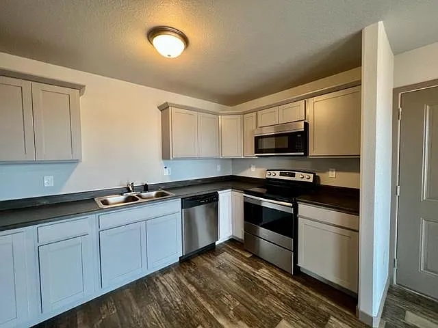1 bed, 711 sqft, $1,050 — Photo 3
