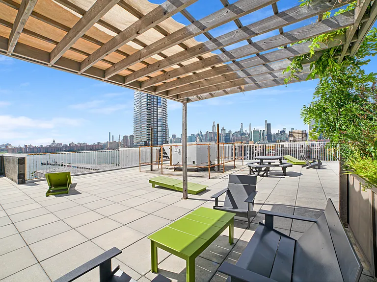 60 Java St #2P — Photo 11