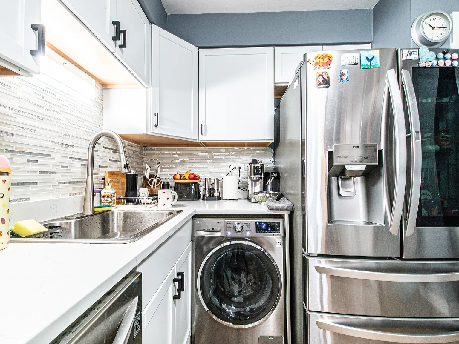 711 E Falcon Dr — Photo 3
