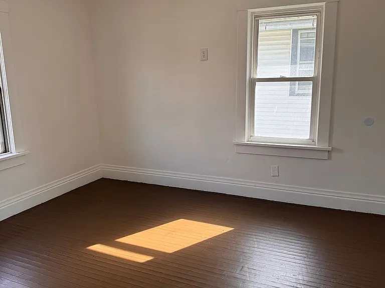 534 S Oakland Ave — Photo 9