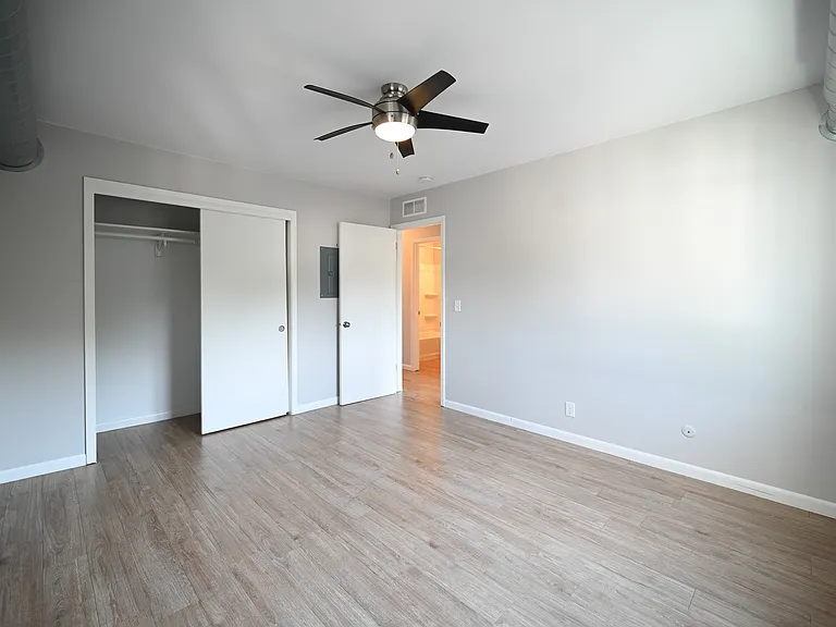 Med City Apartments — Photo 11