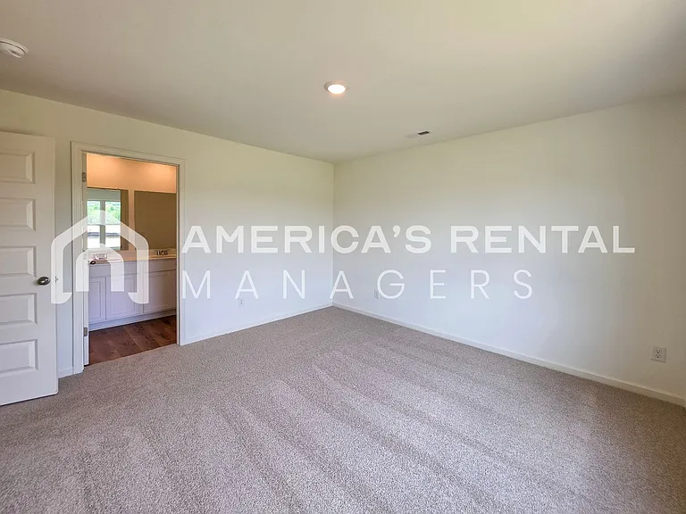 556 Saddlewood Bnd — Photo 43