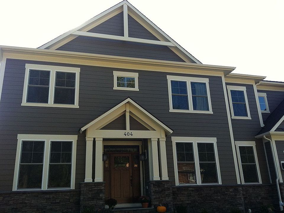 1st image of 404 Holloway Ct NE