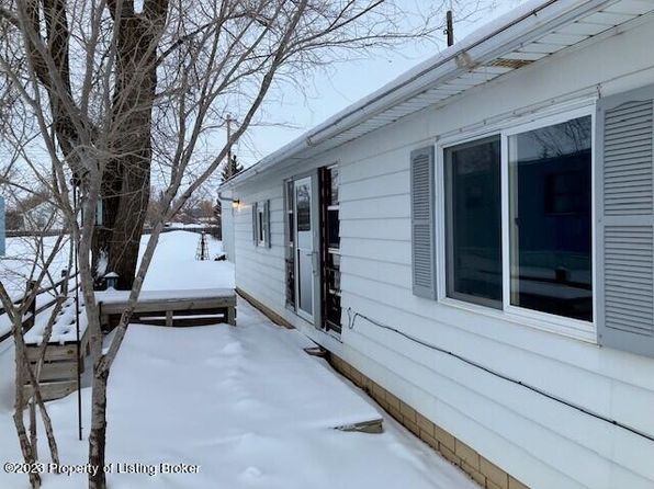 211 N Bismarck St, Hebron, ND 58638