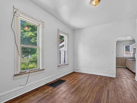 4th image of 11715 S Wentworth Ave