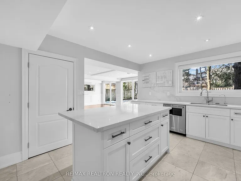 26 Liebeck Cres — Photo 8