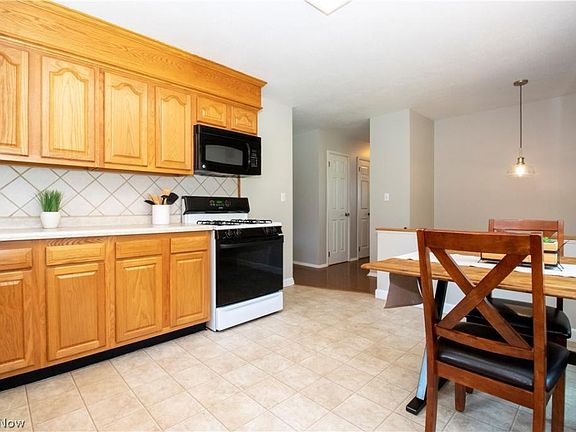 5th image of 1805 Woodcrest Dr