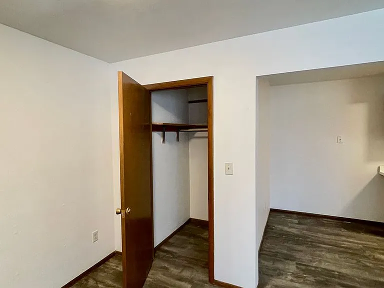 1524 E Providence Ave — Photo 5