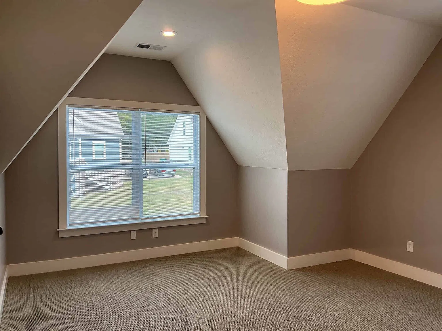 3 bed, 2.5 bath, 1514 sqft, $1,850 — Photo 4