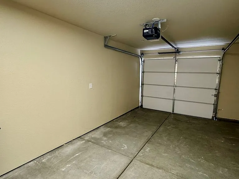 677 Illinois Ave #1 — Photo 18