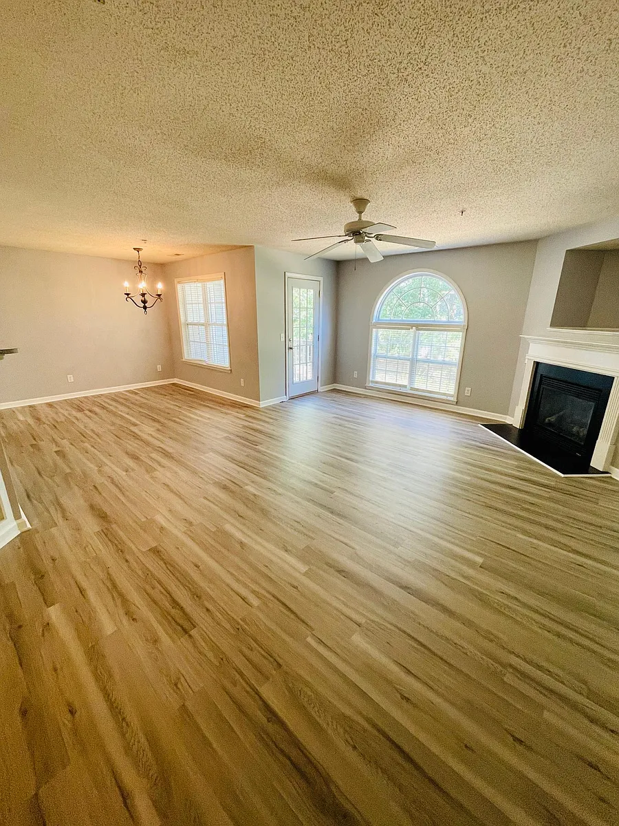 Building Photo - 3475 Forestdale Dr #2B
