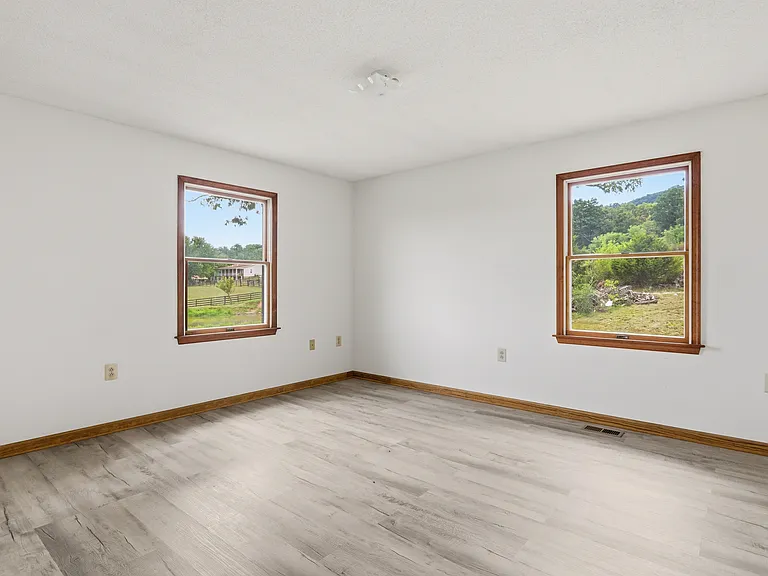 111 Labella Ct — Photo 20