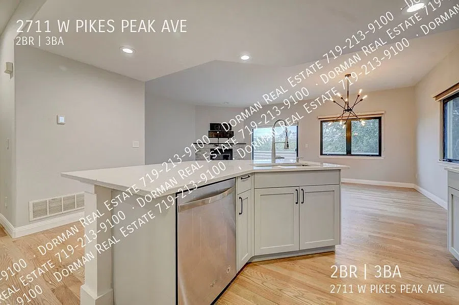 Absolutely beautiful 2 bedroom town home in the heart of Old Colorado City — Photo 3