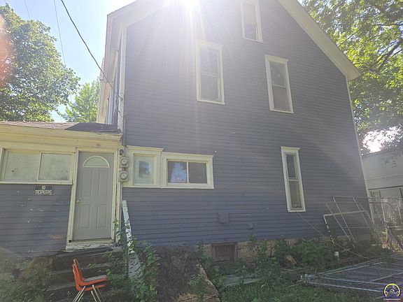 4th image of 1321 1st Ave E