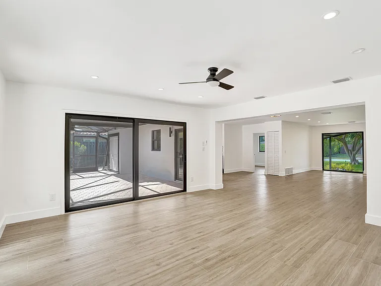 1250 SW 4th St — Photo 14