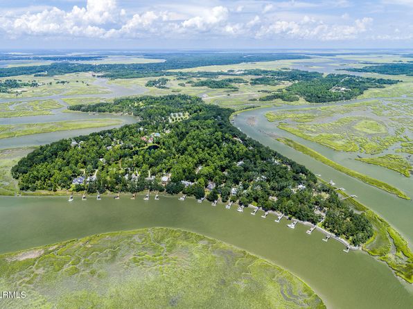 205 Distant Island Dr, Beaufort, SC 29907