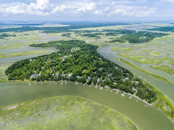 205 Distant Island Dr, Beaufort, SC 29907