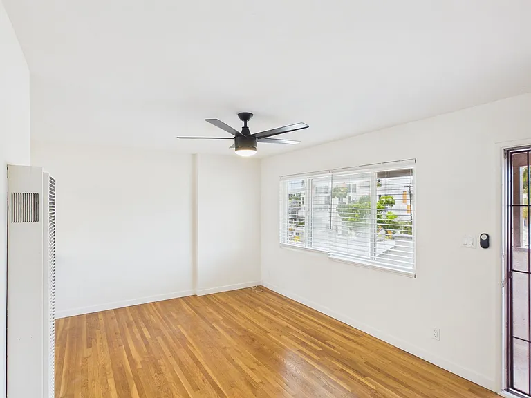 4329-4343.5 Alabama St — Photo 27