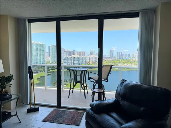 3675 N Country Club Drive #2007, Miami, FL 33180