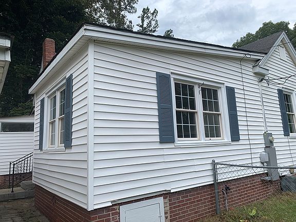 4th image of 102 Quimby St
