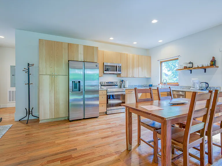9 Boyd Ave — Photo 10