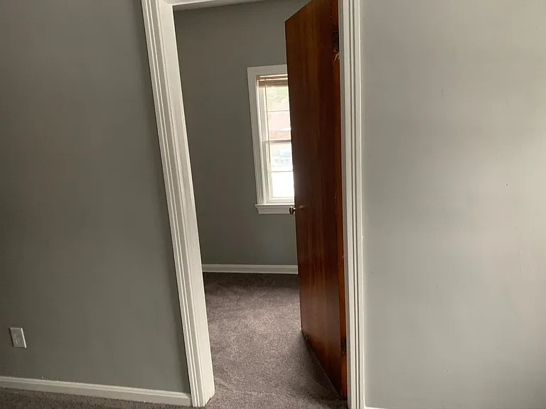 310 W Delaware Ave — Photo 20