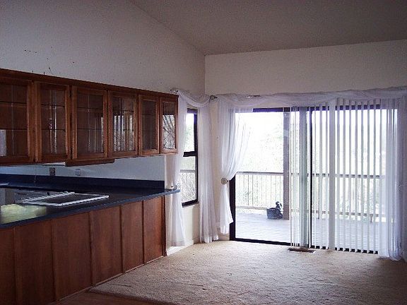 4th image of 20245 Pleasantview Dr