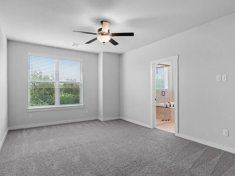5843 Whitby Rd #17 — Photo 6