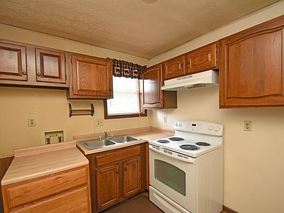 5th image of 1117 Washington St