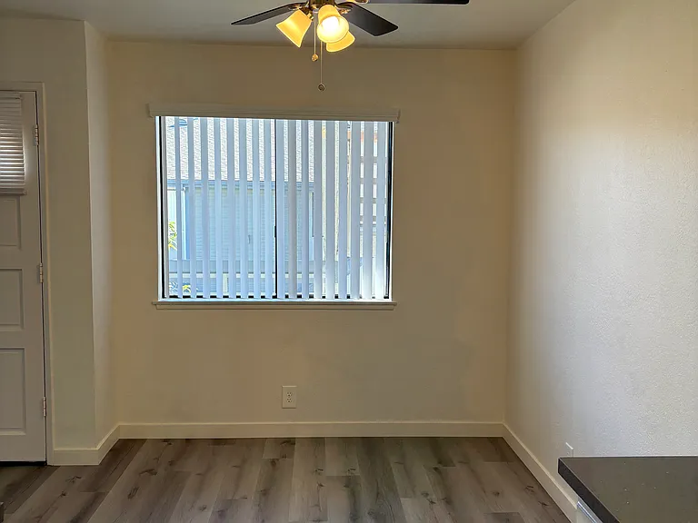 1319 Peckham St #19 — Photo 4