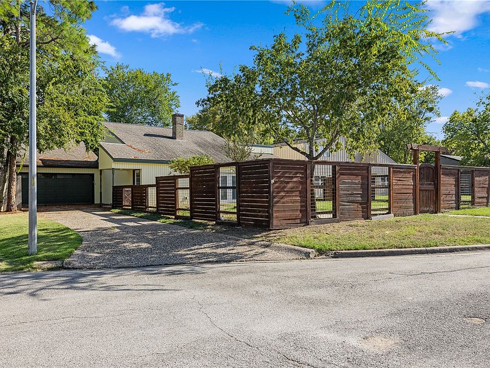 1st image of 1008 Arboles Cir
