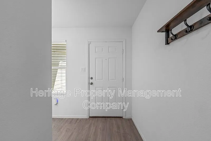 3 bed, 2.0 bath, 1440 sqft, $1,575 — Photo 4