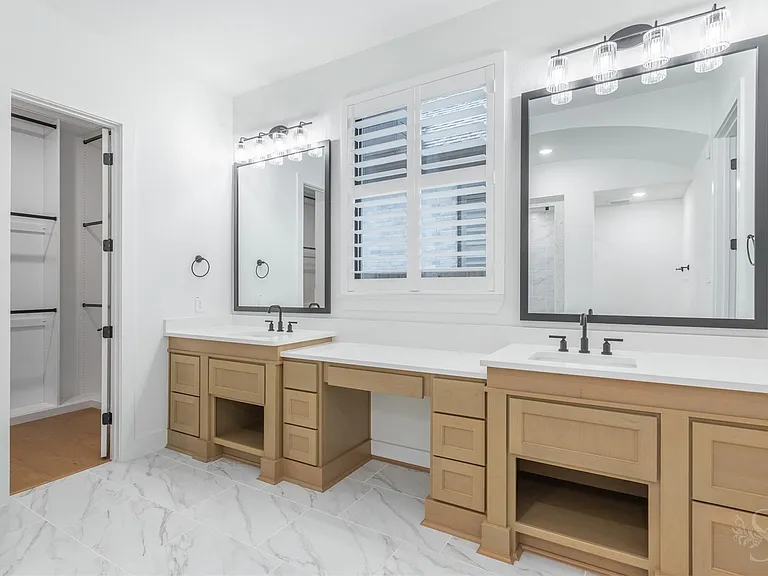4318 Driftrose Dr — Photo 28