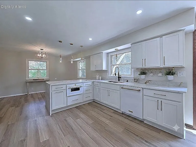 W17745 Ann Ave — Photo 2