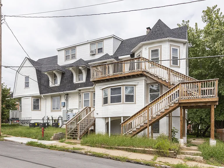 1147 Park Ave — Photo 46