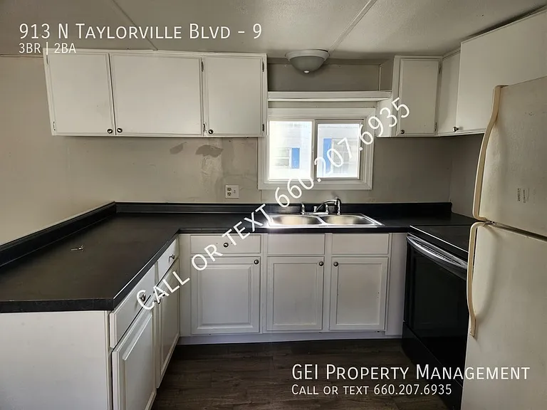 913 N Taylorville Blvd #9 — Photo 3