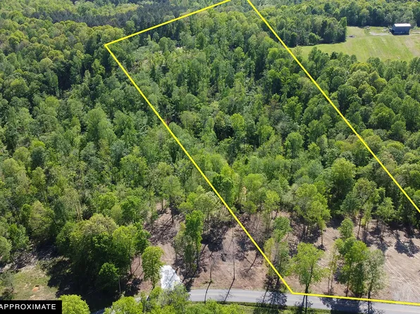 876 Promise Land Rd, Charlotte, TN 37036