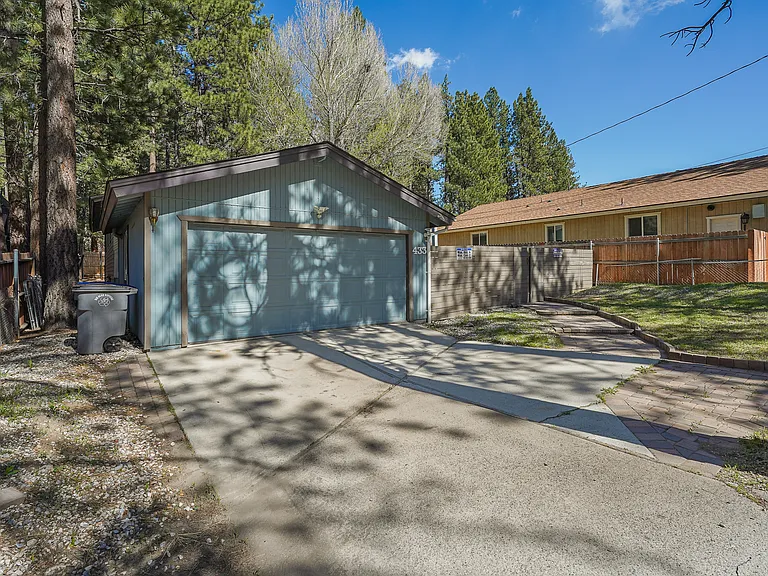 433 Mountainaire Ln #A & B — Photo 2