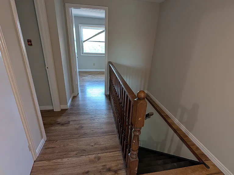 61 Ashley Cres — Photo 19