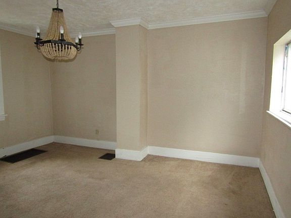 5th image of 652 Bower Hill Rd