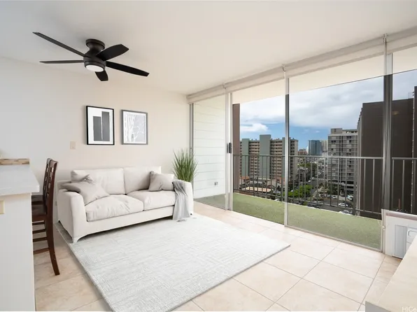 1414 Alexander St APT 802, Honolulu, HI 96822