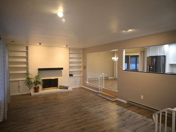 5th image of 2108 Rolling Hills Blvd