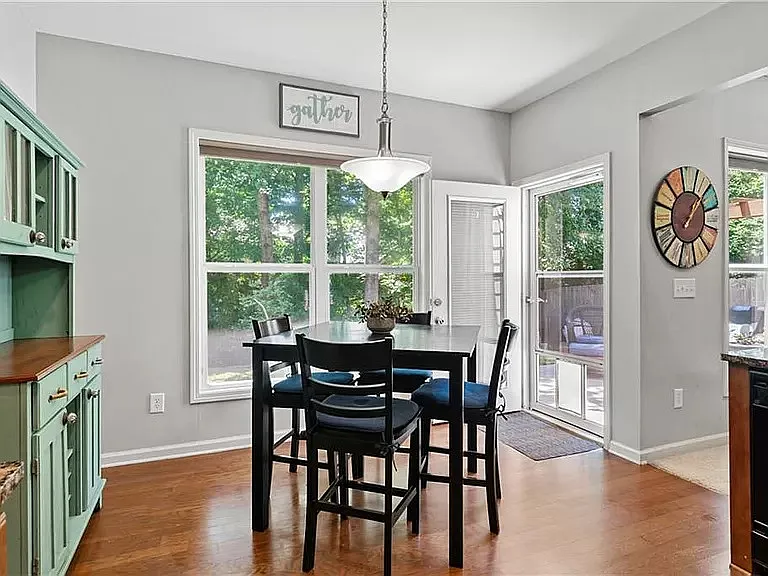 5825 Weddington Dr — Photo 16