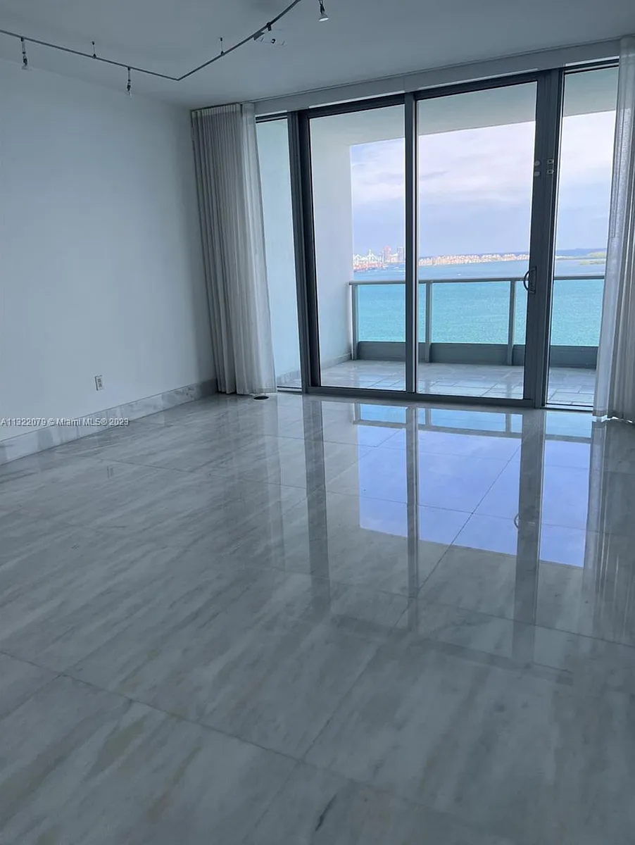 Building Photo - 1331 Brickell Bay Dr #2107