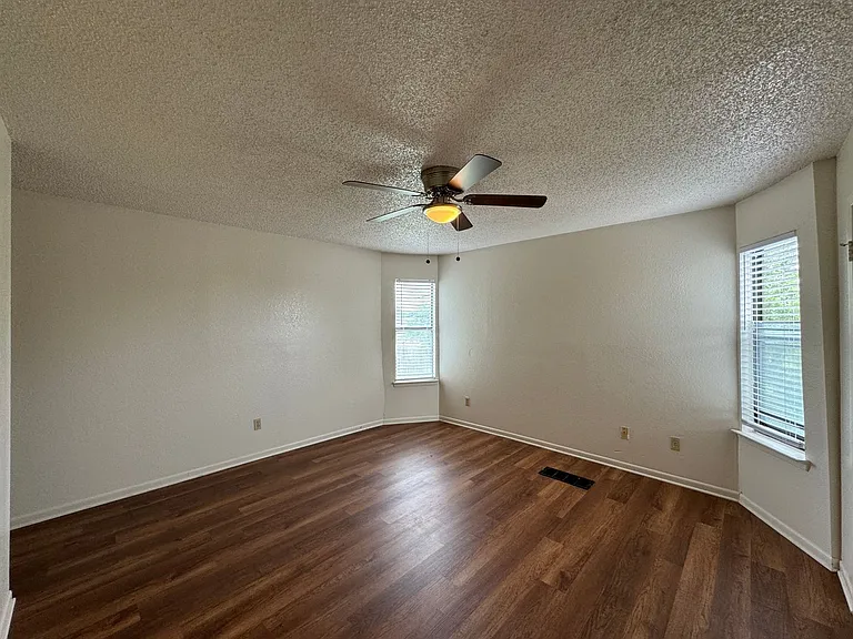 2515 Bermuda Dr — Photo 20