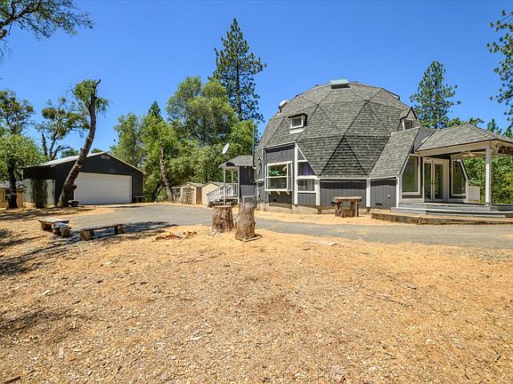 4th image of 1410 Sand Ridge Rd
