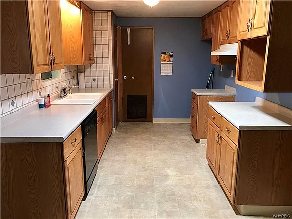 4th image of 903 Sycamore Dr