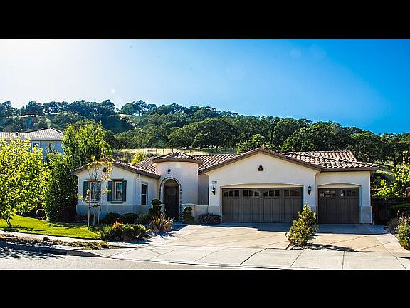 3rd image of 723 Adagio Dr
