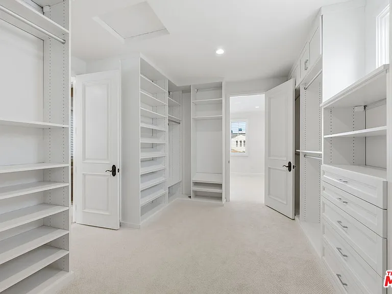 13079 Bluff Creek Dr — Photo 24