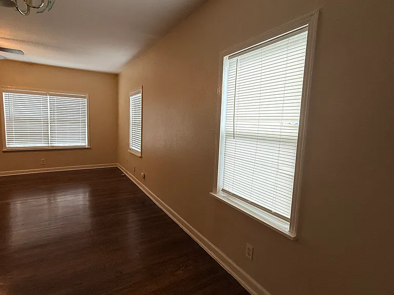 45 Central Park Dr — Photo 13